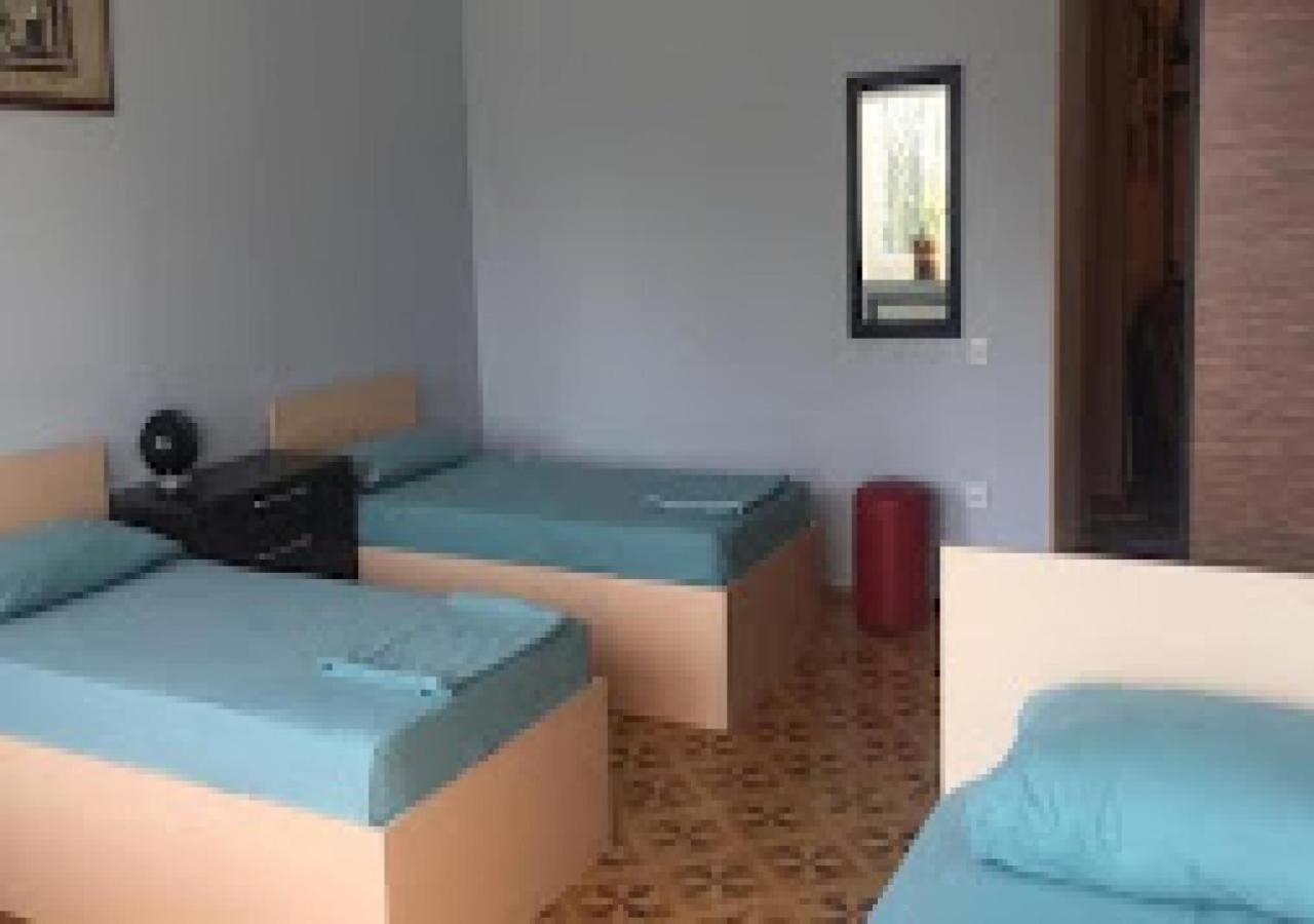 Centrum Hotel&Hostel Баку Екстериор снимка