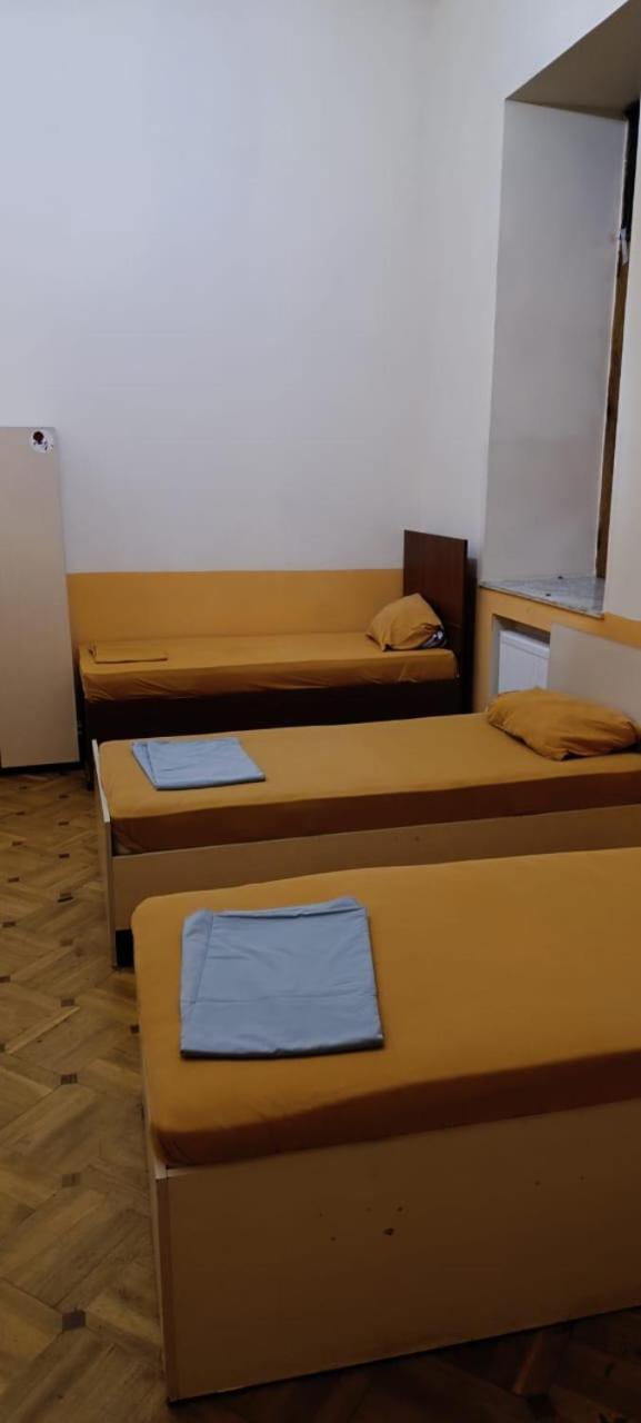 Centrum Hotel&Hostel Баку Екстериор снимка