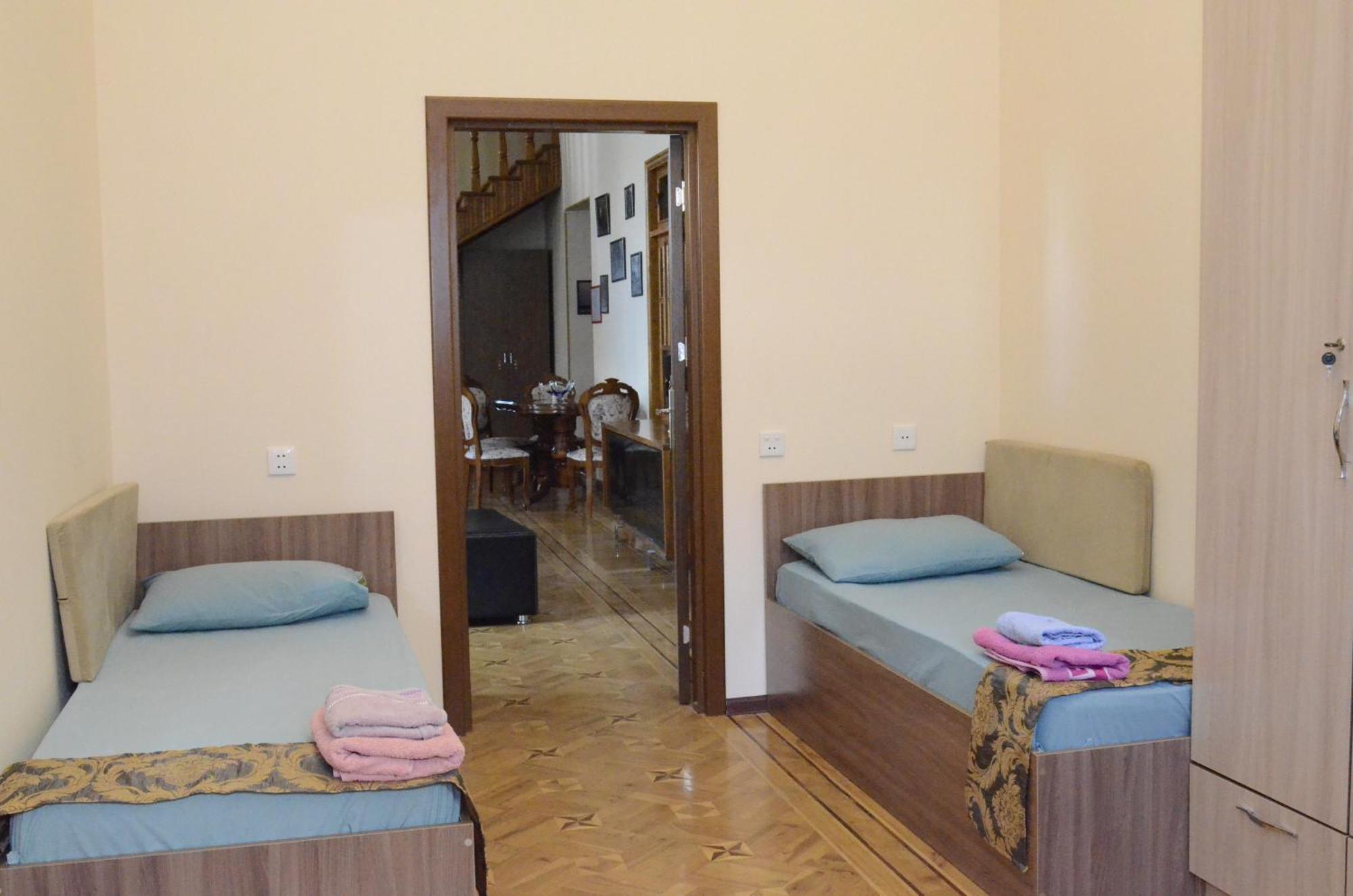 Centrum Hotel&Hostel Баку Екстериор снимка