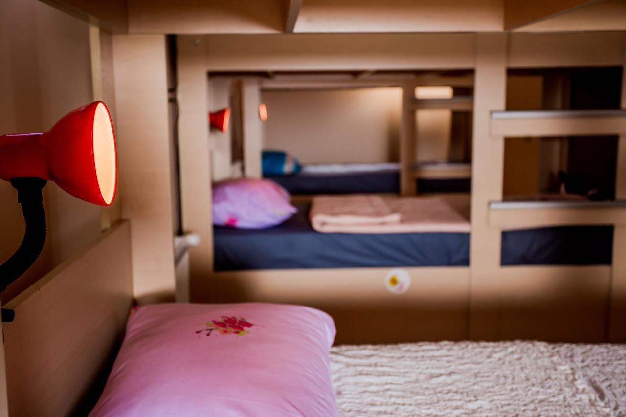 Centrum Hotel&Hostel Баку Екстериор снимка