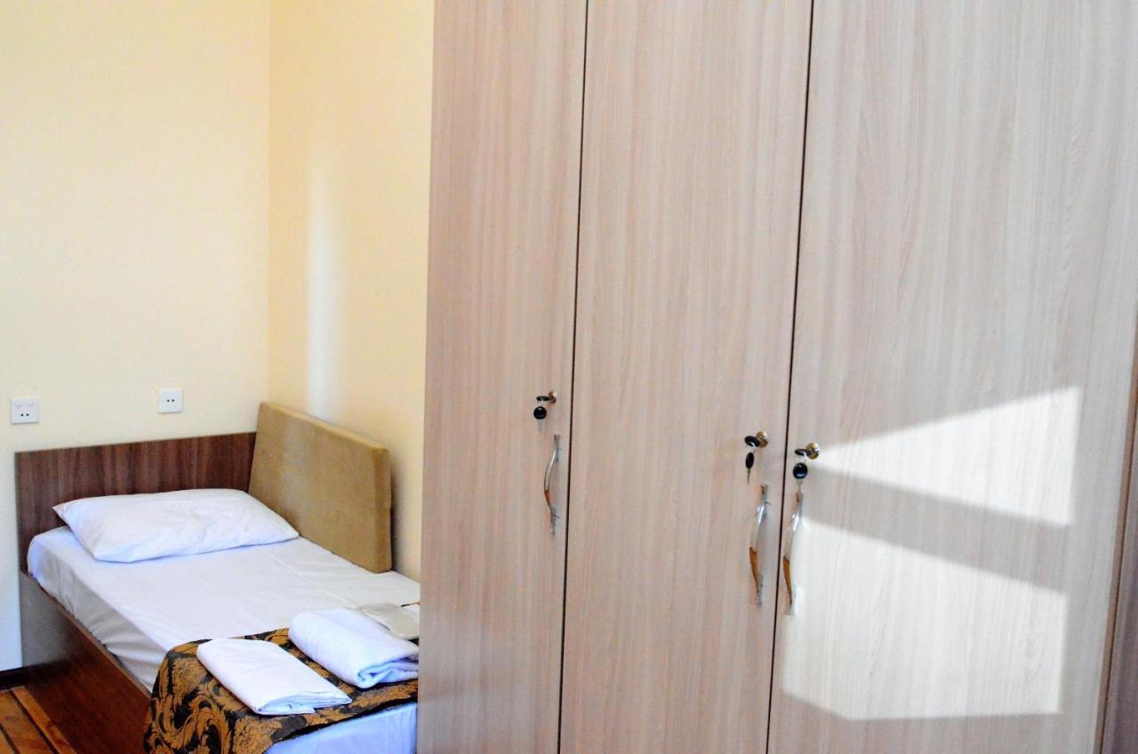 Centrum Hotel&Hostel Баку Екстериор снимка