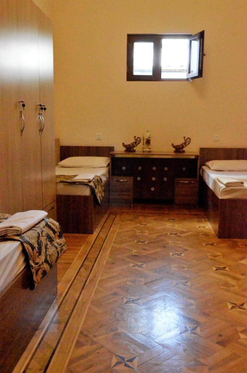 Centrum Hotel&Hostel Баку Екстериор снимка