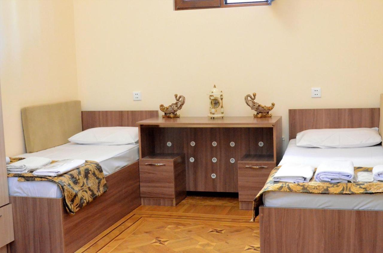 Centrum Hotel&Hostel Баку Екстериор снимка