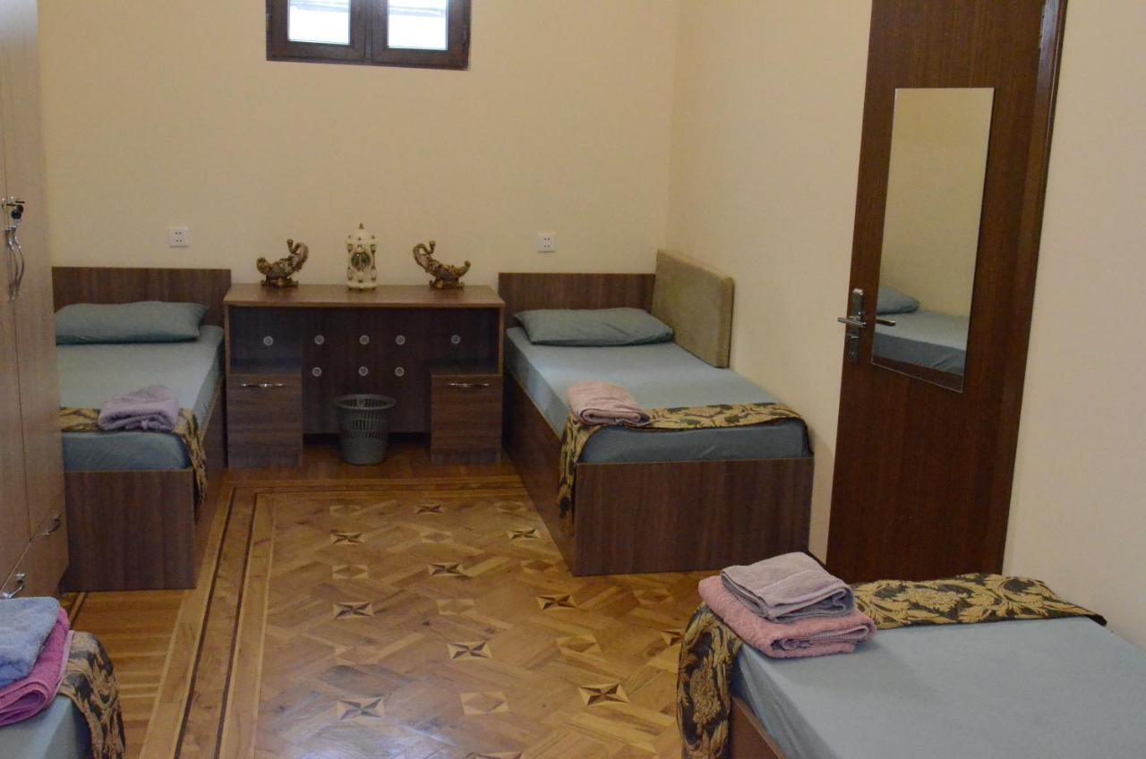 Centrum Hotel&Hostel Баку Екстериор снимка