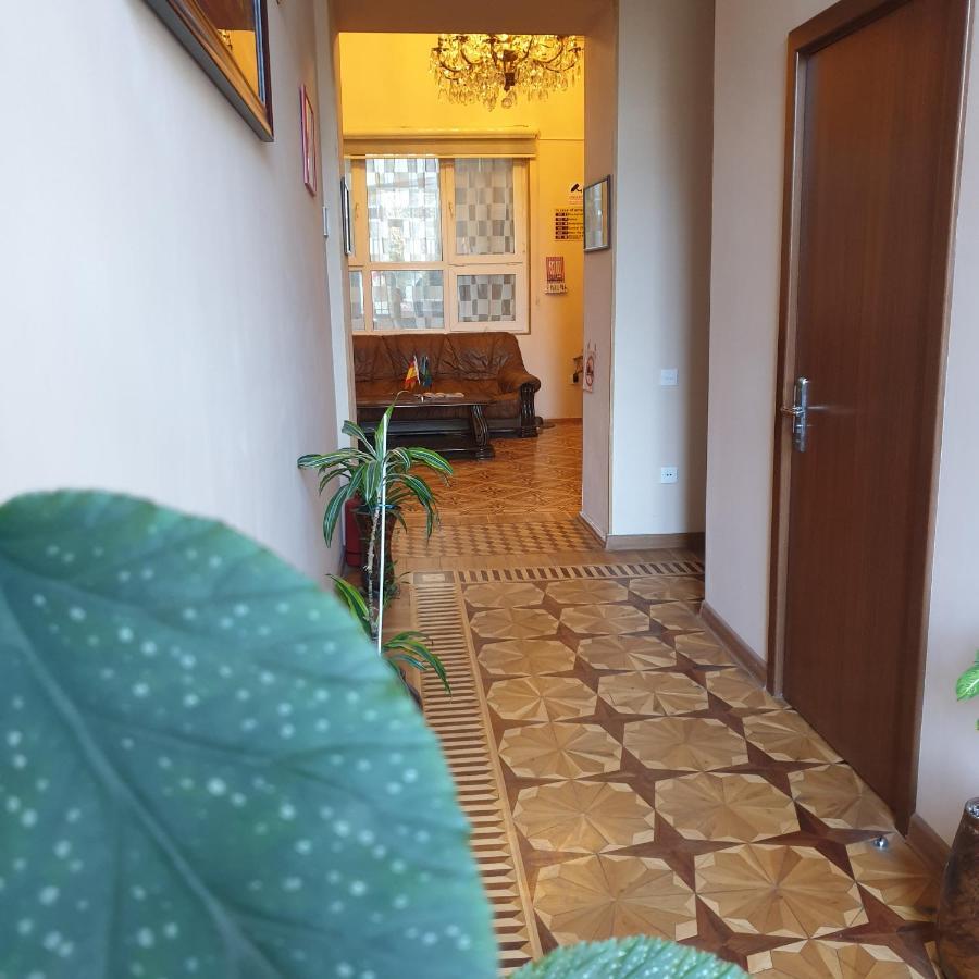 Centrum Hotel&Hostel Баку Екстериор снимка